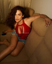 Simran +971568211749