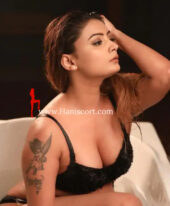 Raveena +971569472821