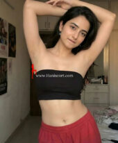 Call girls in Sector 15 Noida 9990233396 Escorts service